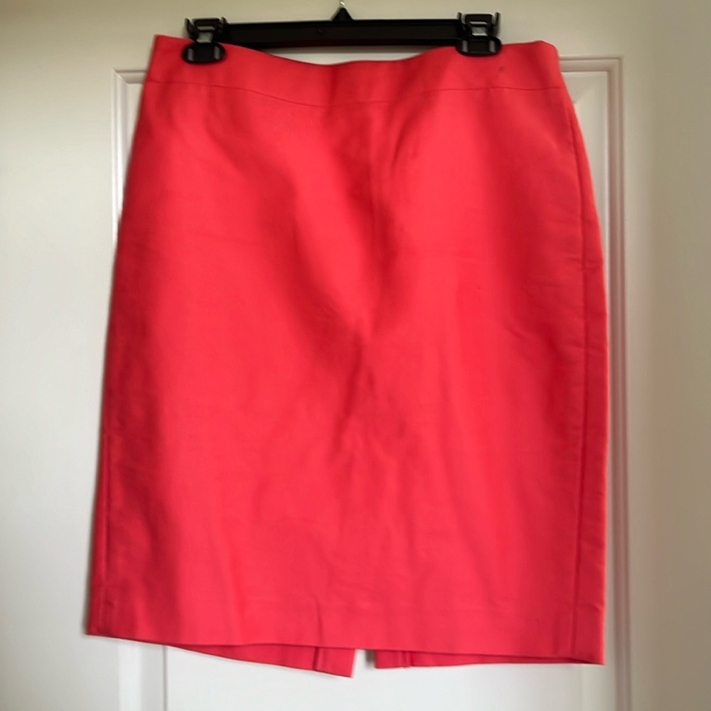 J Crew Number 2 short pencil skirt in coral with back zipper and slit size 8